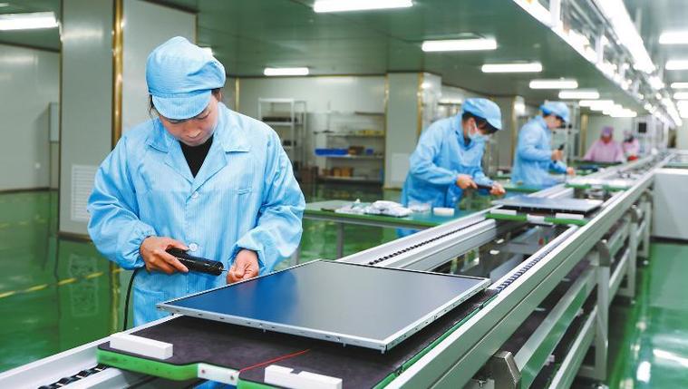 争分夺秒赶制产品